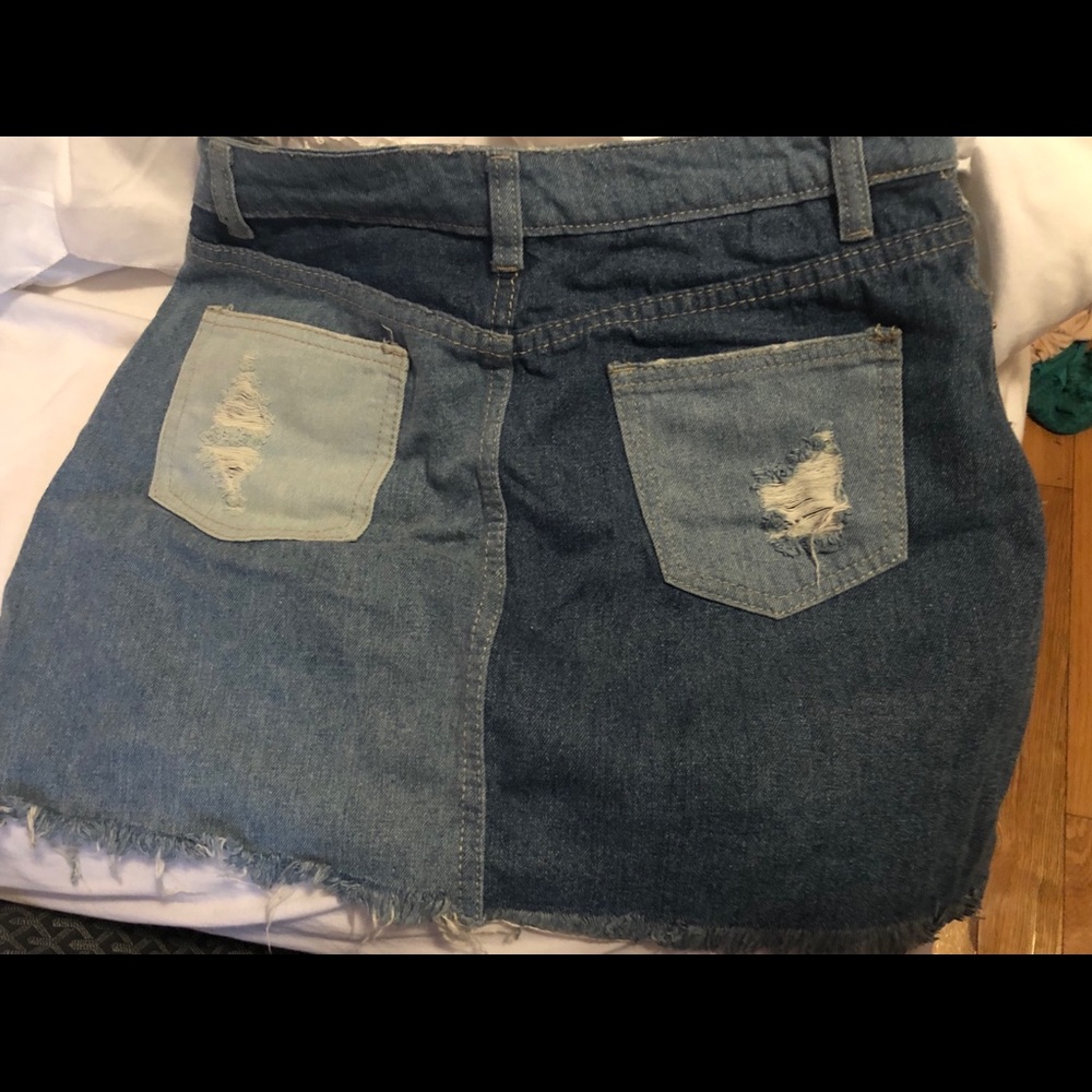 Denim patch skirt - Picture 3 of 3